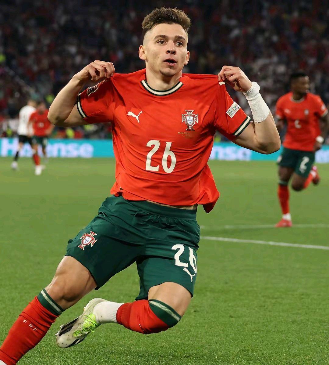 线上游戏-赛后葡萄牙体育调整名单以备欧联，绝杀压哨环节打磨，媒体盛赞，临场指挥获称赞的简单介绍